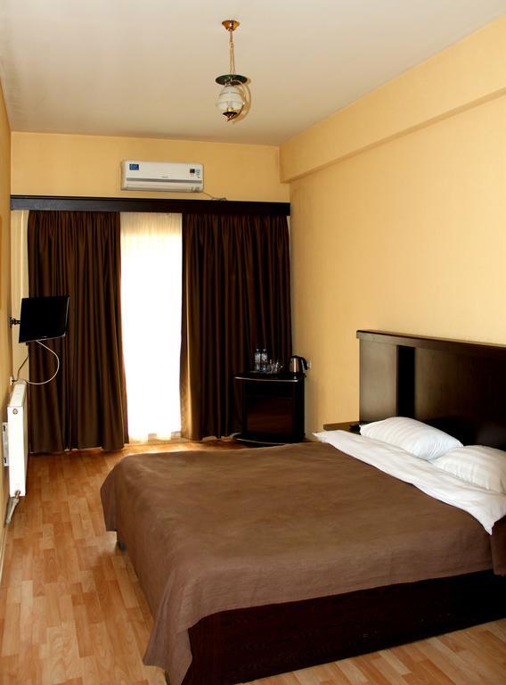 Avenue Hotel Tbilisi Zimmer foto