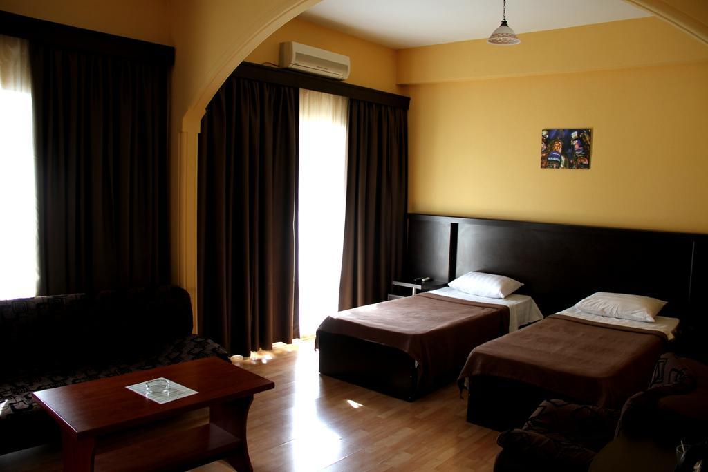 Avenue Hotel Tbilisi Zimmer foto