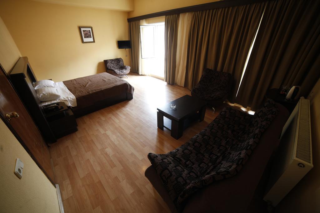 Avenue Hotel Tbilisi Zimmer foto