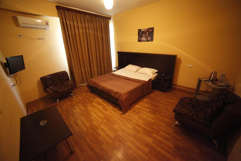 Avenue Hotel Tbilisi Zimmer foto