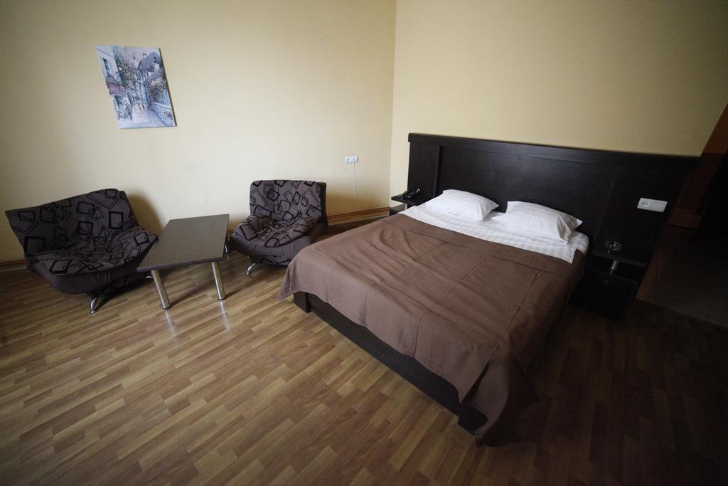 Avenue Hotel Tbilisi Zimmer foto